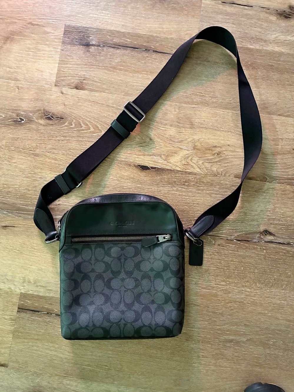 Coach Men’s Black/Charcoal Signature Crossbody Messenger Bag